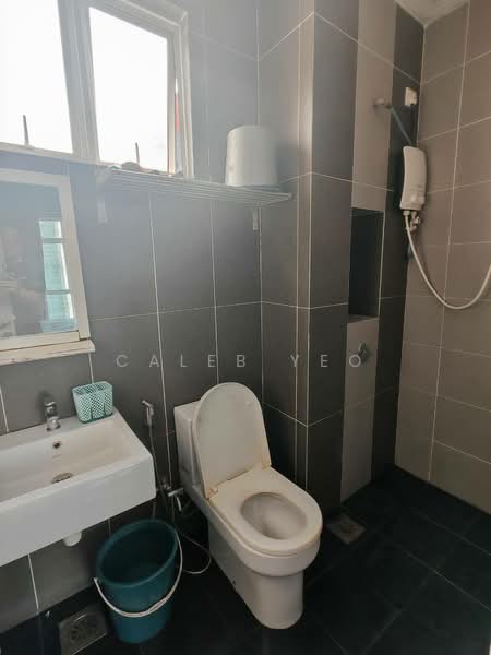 Service Residence for Sale at Skysuites @ Meldrum Hills - Caleb Yeo - Bathroom - PropertyGuru.com.my