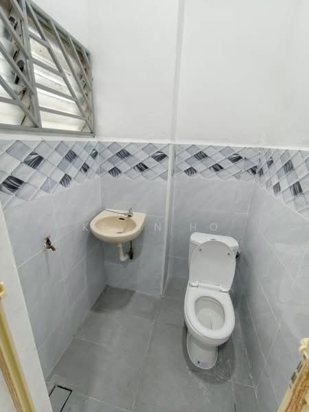 2-storey Terraced House for Sale in Bandar Seri Alam (Masai) - Kevin Ho - Bathroom - PropertyGuru.com.my