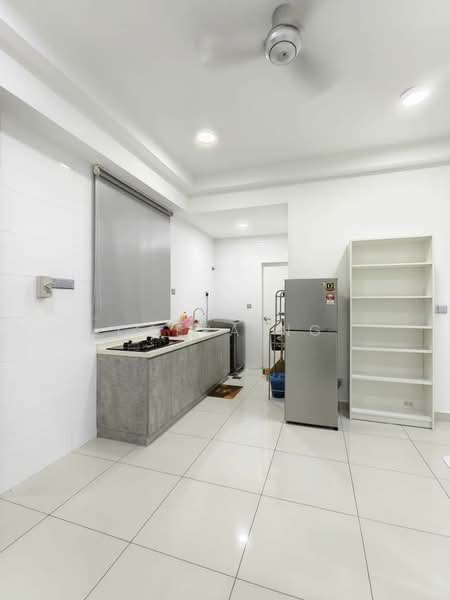 Condominium for Rent at D'Suites Akasia Horizon @ Horizon Hills - Caera Ng - Kitchen - PropertyGuru.com.my