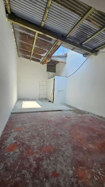 Kedai / Pejabat untuk Disewa di Lebuh Chulia (George Town) - Lilly . - Interior - PropertyGuru.com.my