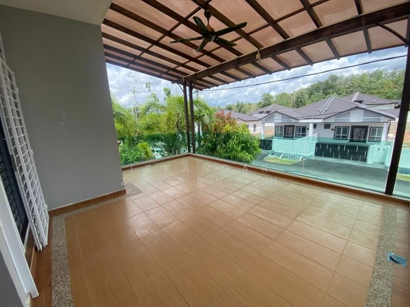 Bungalow for Sale in Taman Jasin Height (Jasin) - Iskandar Zukarnain - Balcony - PropertyGuru.com.my
