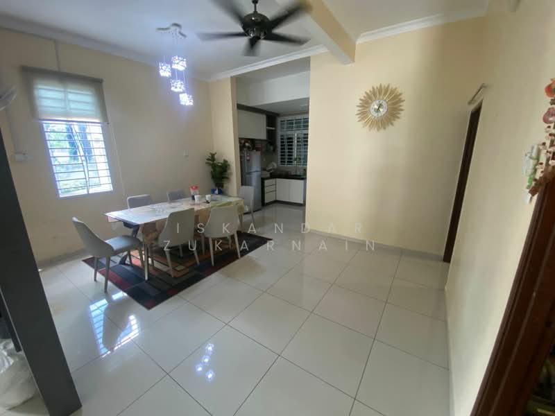 Bungalow for Sale in Taman Jasin Height (Jasin) - Iskandar Zukarnain - Dining Room - PropertyGuru.com.my