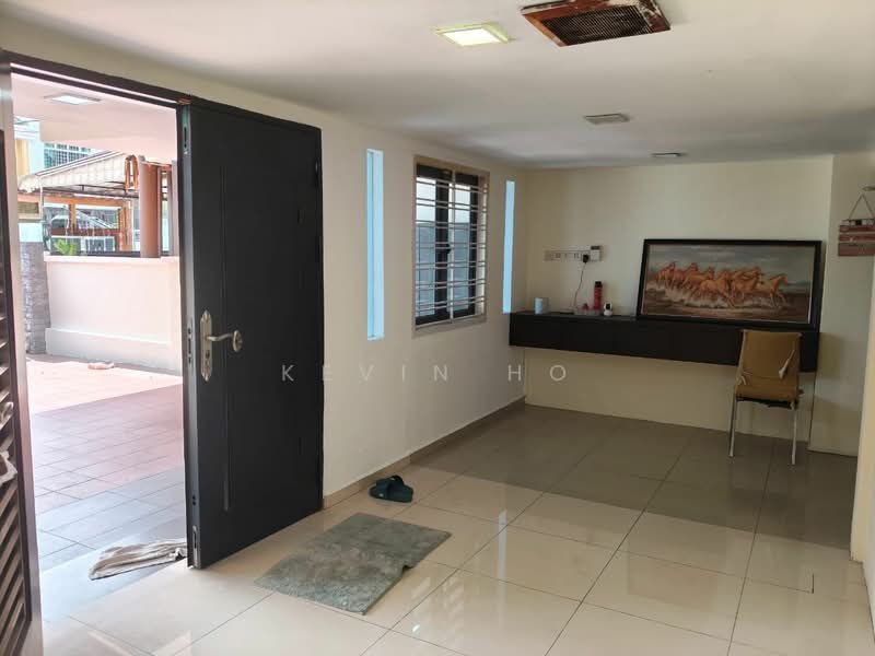 2.5-storey Terraced House for Sale in Taman Bukit Jaya (Ulu Tiram) - Kevin Ho - Living Room - PropertyGuru.com.my