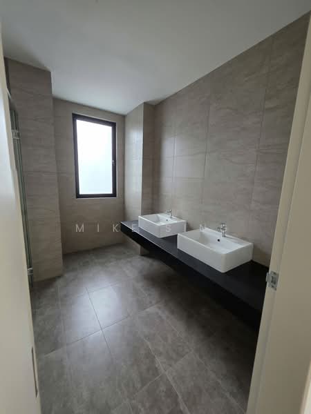 Rumah Berkembar untuk Dijual di Kota Kemuning (Shah Alam) - Mike Sing - Bathroom - PropertyGuru.com.my
