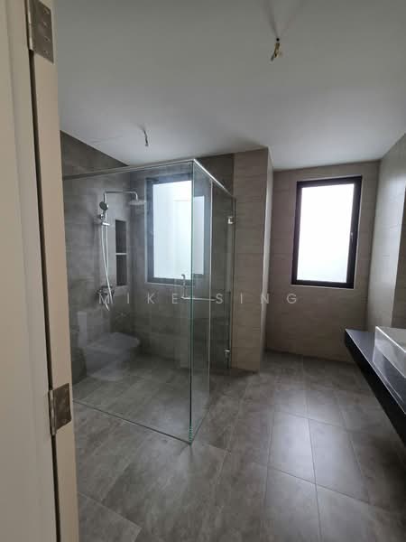 Rumah Berkembar untuk Dijual di Kota Kemuning (Shah Alam) - Mike Sing - Bathroom - PropertyGuru.com.my