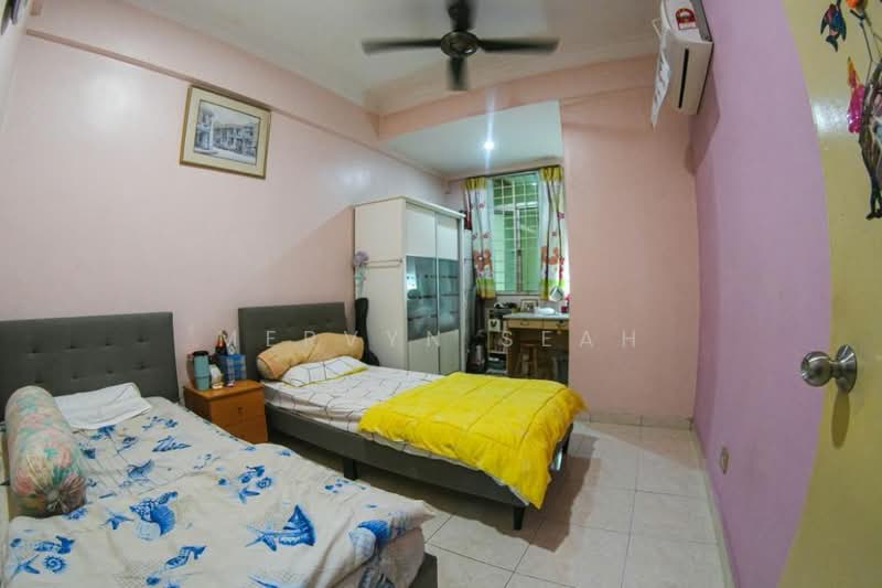 Apartment for Sale at I Suria - Mervyn Seah - Bedroom - PropertyGuru.com.my