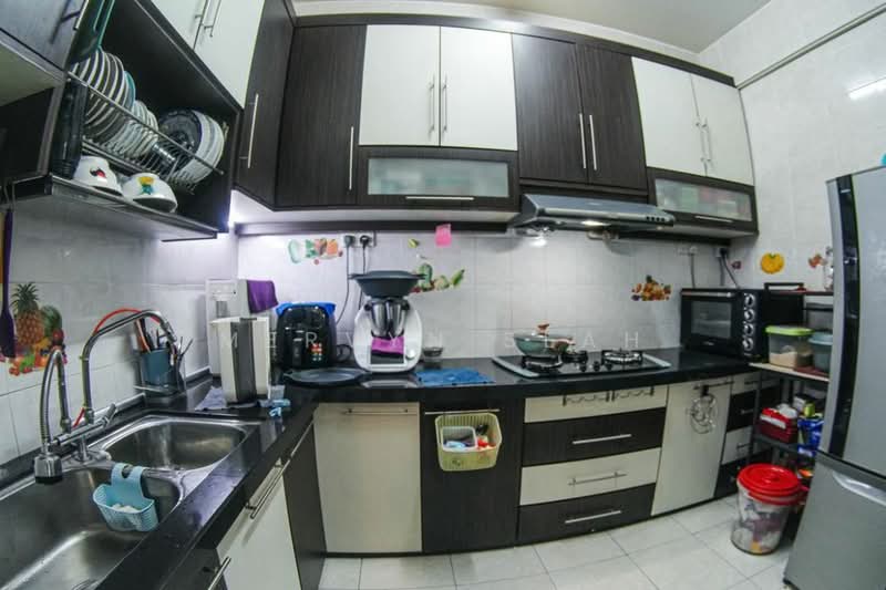 Apartment for Sale at I Suria - Mervyn Seah - Kitchen - PropertyGuru.com.my