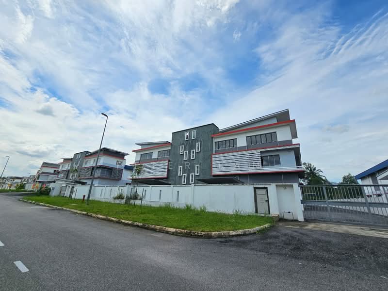Semi-D Factory for Sale in Rawang (Selangor) - Peter Tan - Exterior - PropertyGuru.com.my