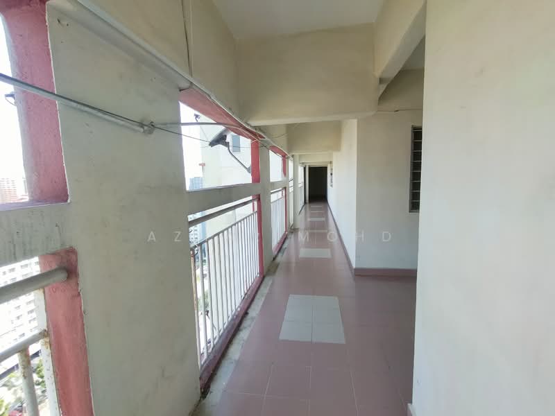 Kondominium untuk Dijual di Vista Amani - Azhar Mohd - Corridor - PropertyGuru.com.my