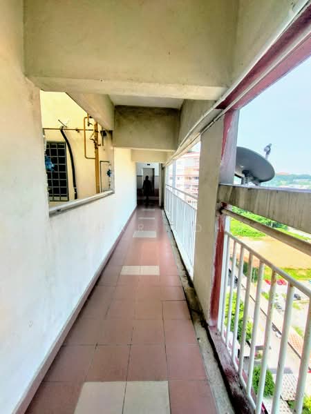 Kondominium untuk Dijual di Vista Amani - Azhar Mohd - Corridor - PropertyGuru.com.my