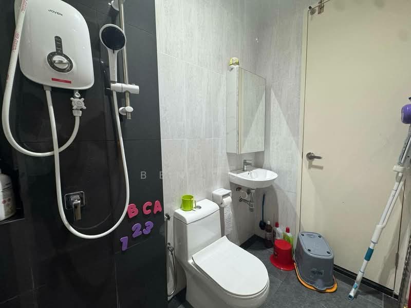 Rumah Kluster untuk Dijual di Setia Tropika (Johor Bahru) - Ben Foo - Bathroom - PropertyGuru.com.my