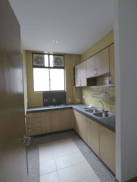 Shop / Office for Rent in Taman Green Lane (Jelutong) - HK Ang - Kitchen - PropertyGuru.com.my