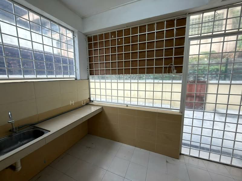 2-storey Terraced House for Rent in Taman Bukit Cheras (Cheras) - Hugo Gooi - Kitchen - PropertyGuru.com.my