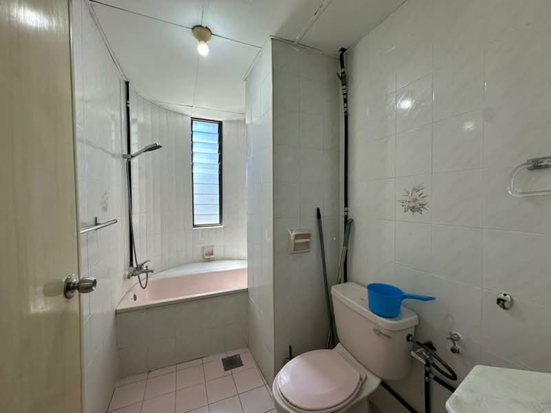 Pangsapuri untuk Disewa di Desa Samudra - Lilly . - Bathroom - PropertyGuru.com.my