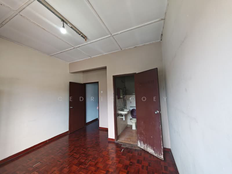 2-storey Terraced House for Sale in Bandar Baru Sri Petaling (Sri Petaling) - Cedric Goey - Bathroom - PropertyGuru.com.my