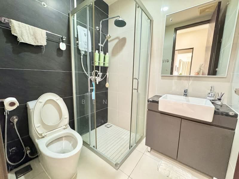 Condominium for Rent at Kings Bay @ Country Garden Danga Bay - Ben Foo - Bathroom - PropertyGuru.com.my