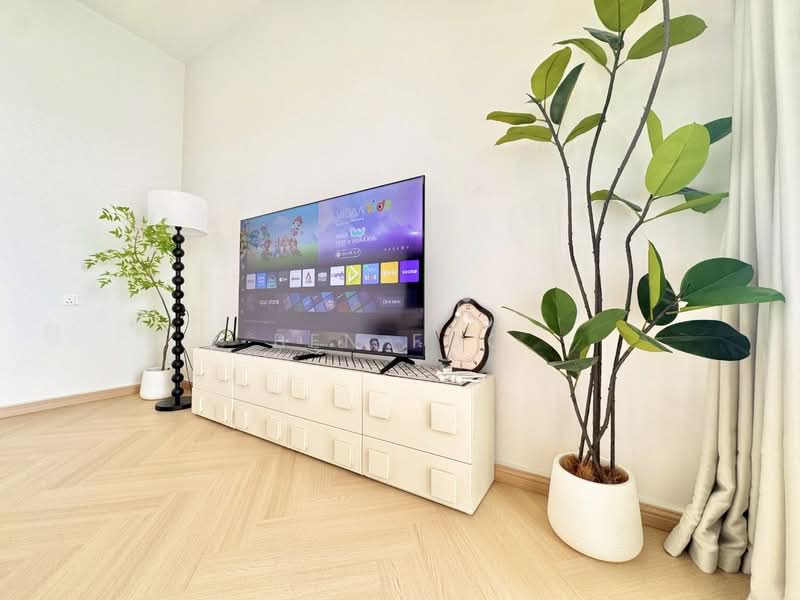 Condominium for Rent at Kings Bay @ Country Garden Danga Bay - Ben Foo - Living Room - PropertyGuru.com.my