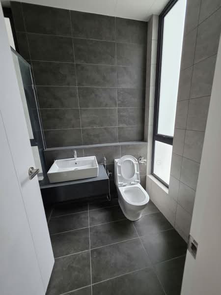 Rumah Teres 3 Tingkat untuk Dijual di Kota Kemuning (Shah Alam) - Mike Sing - Bathroom - PropertyGuru.com.my