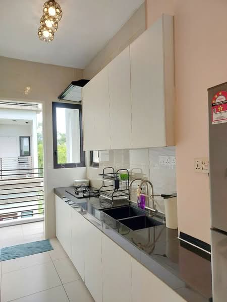 3-storey Terraced House for Rent in 16 Sierra (Puchong) - Esther Tan - Kitchen - PropertyGuru.com.my