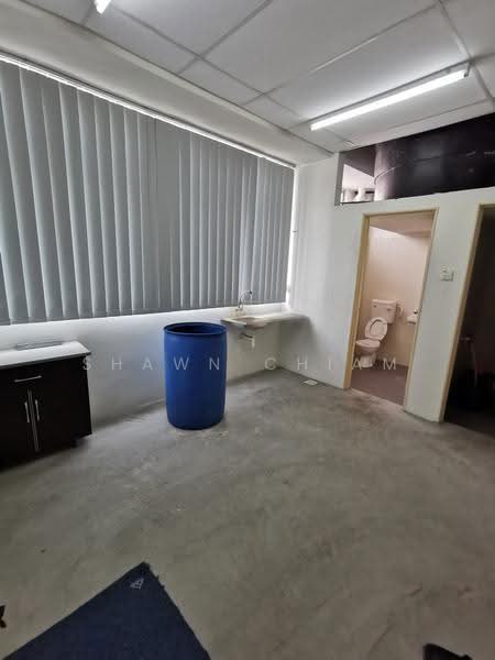 Shop / Office for Rent in Jenjarom (Selangor) - Shawn Chiam - Bathroom - PropertyGuru.com.my