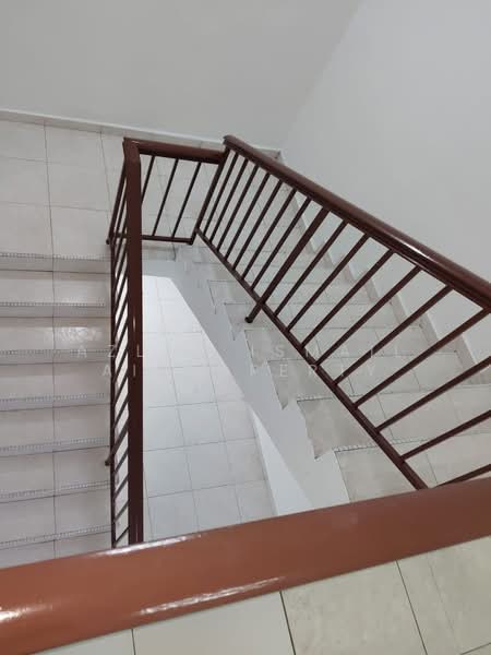Rumah Teres 2 Tingkat untuk Dijual di Taman Tampoi Indah (Tampoi) - Azlan Ismail aiproperty - Corridor - PropertyGuru.com.my