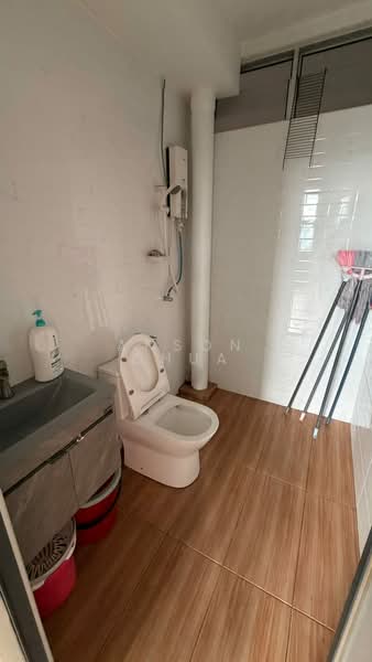 Apartment for Rent at Lake View Suites - Anson Chua - Bathroom - PropertyGuru.com.my