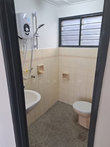 Apartment for Sale at Abadi Indah - Lucas Lim - Bathroom - PropertyGuru.com.my