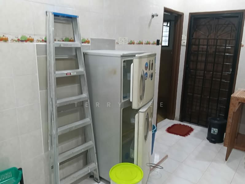 Rumah Teres 1 Tingkat untuk Disewa di Seri Kembangan (Selangor) - Terry Yee - Kitchen - PropertyGuru.com.my
