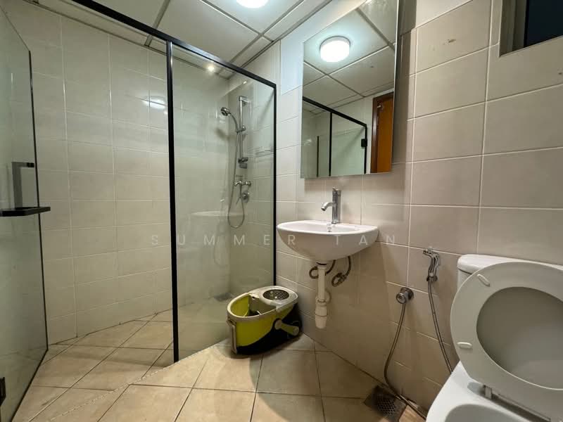 Servis Apartment untuk Dijual di Kiara Designer Suites - Summer Tan - Bathroom - PropertyGuru.com.my