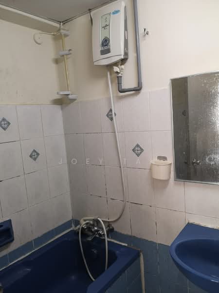 Condominium for Sale at Vista Komanwel C - Joey Tan - Bathroom - PropertyGuru.com.my