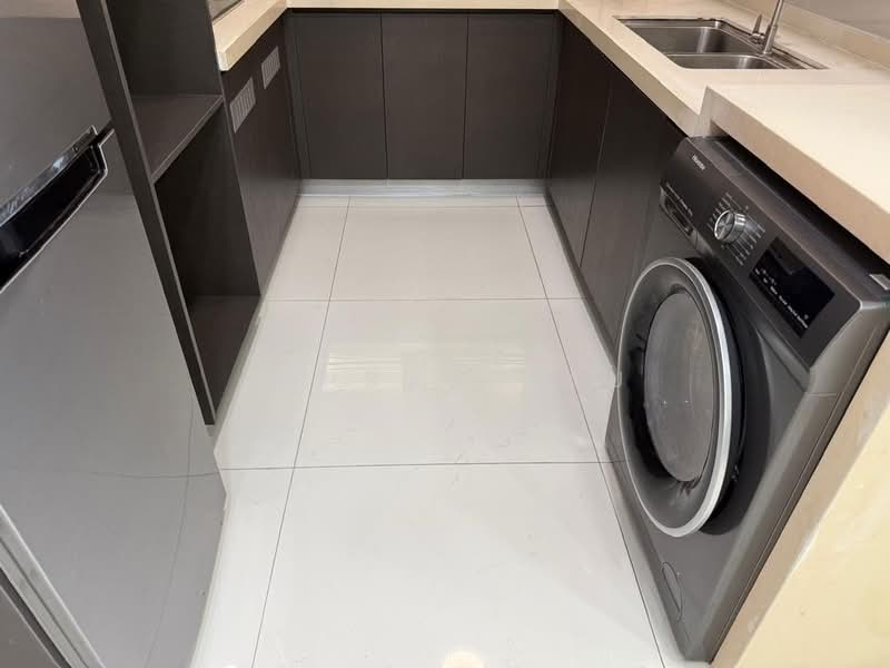 Condominium for Rent at Amberside @ Country Garden Danga Bay - Jordan Kau - Kitchen - PropertyGuru.com.my