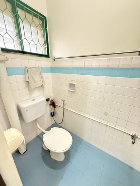Semi-Detached House for Rent in Taman Sentosa (Johor Bahru) - YC Khoo - Bathroom - PropertyGuru.com.my