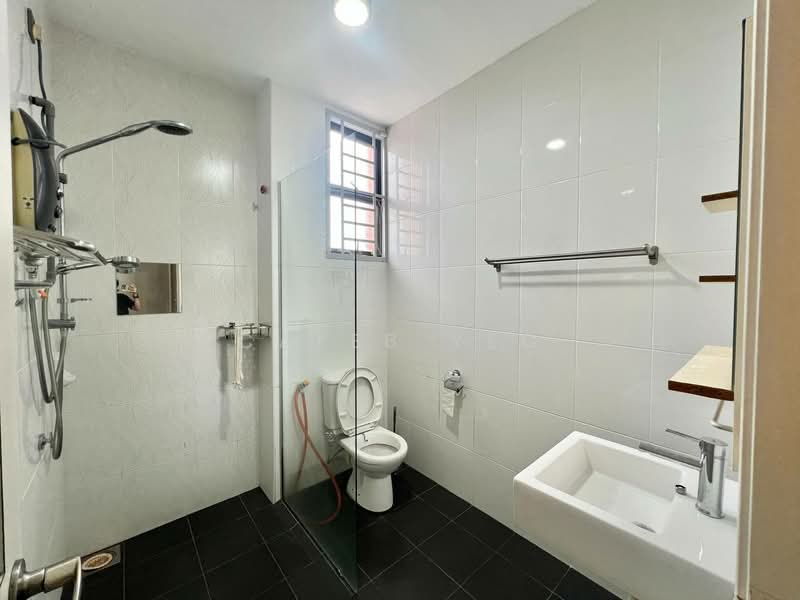 Rumah Kluster untuk Dijual di Taman Setia Indah (Tebrau) - Caleb Yeo - Bathroom - PropertyGuru.com.my