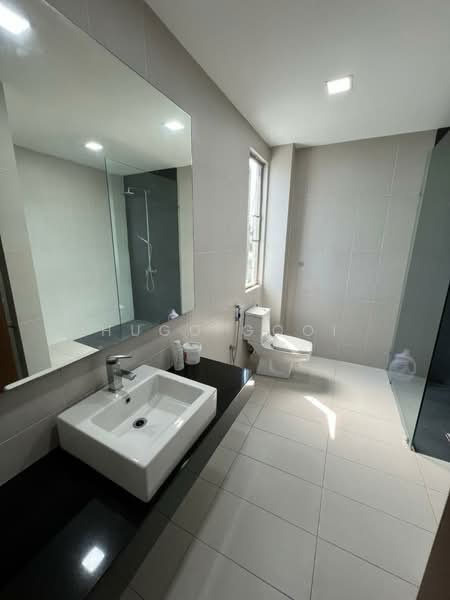 Bungalow for Rent in KL City Centre (Kuala Lumpur) - Hugo Gooi - Bathroom - PropertyGuru.com.my