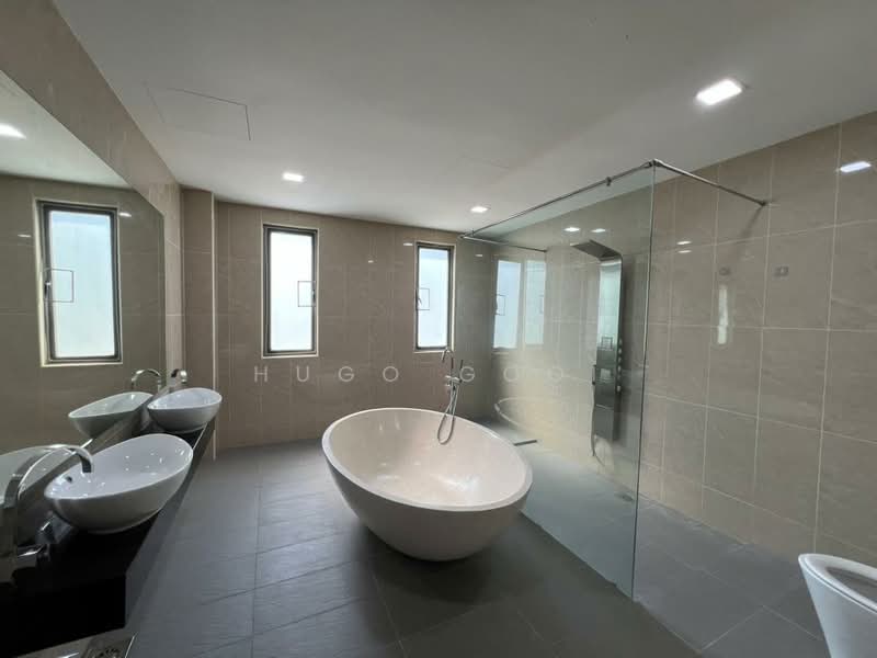 Bungalow for Rent in KL City Centre (Kuala Lumpur) - Hugo Gooi - Bathroom - PropertyGuru.com.my