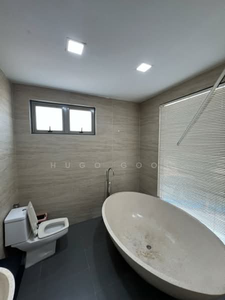 Bungalow for Rent in KL City Centre (Kuala Lumpur) - Hugo Gooi - Bathroom - PropertyGuru.com.my