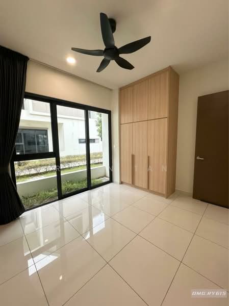 2-storey Terraced House for Rent in Bandar Rimbayu (Telok Panglima Garang) - Rylin Tan - Bedroom - PropertyGuru.com.my