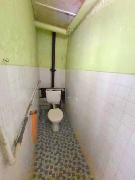 Semi-Detached House for Sale in Larkin Jaya (Johor Bahru) - CS Tan - Bathroom - PropertyGuru.com.my