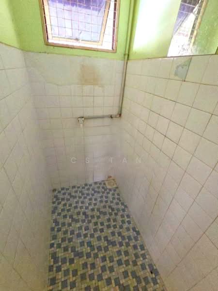 Semi-Detached House for Sale in Larkin Jaya (Johor Bahru) - CS Tan - Bathroom - PropertyGuru.com.my