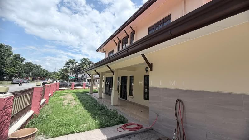 Rumah Teres 2 Tingkat untuk Dijual di Bukit Jelutong (Shah Alam) - Hazwan Hilmi - Exterior - PropertyGuru.com.my