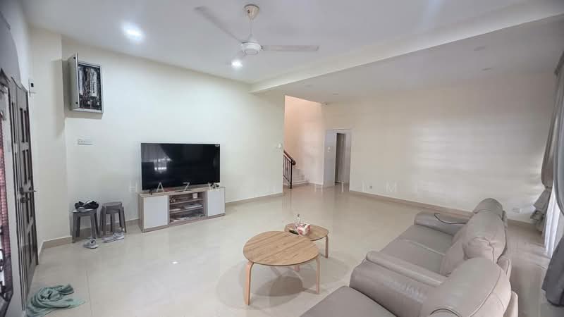 Rumah Teres 2 Tingkat untuk Dijual di Bukit Jelutong (Shah Alam) - Hazwan Hilmi - Living Room - PropertyGuru.com.my