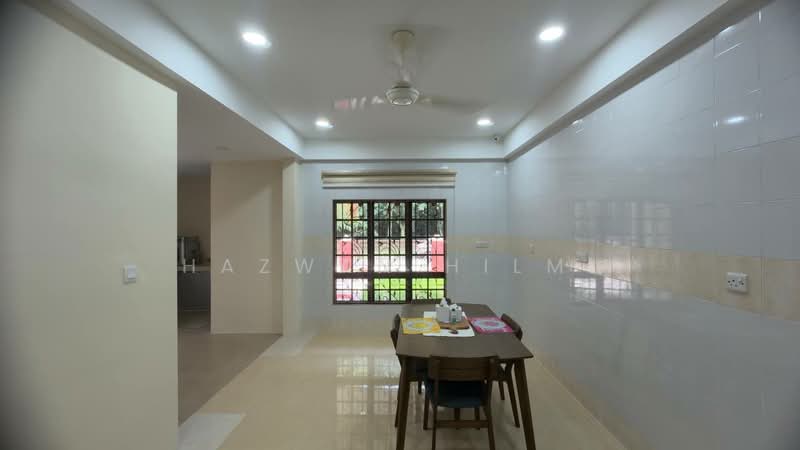 Rumah Teres 2 Tingkat untuk Dijual di Bukit Jelutong (Shah Alam) - Hazwan Hilmi - Dining Room - PropertyGuru.com.my