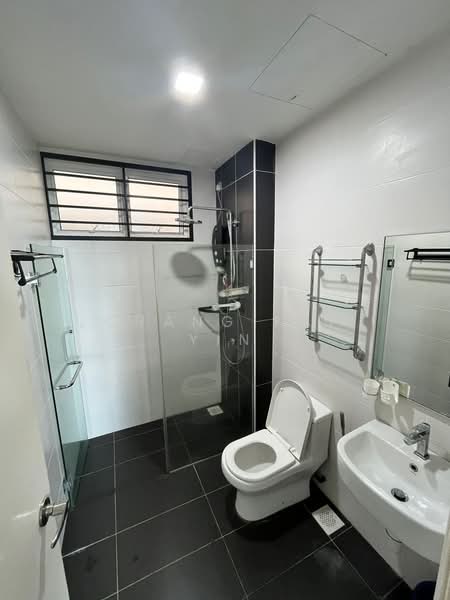 Servis Apartment untuk Disewa di Twin Danga Residence - Chang Kai Yin - Bathroom - PropertyGuru.com.my