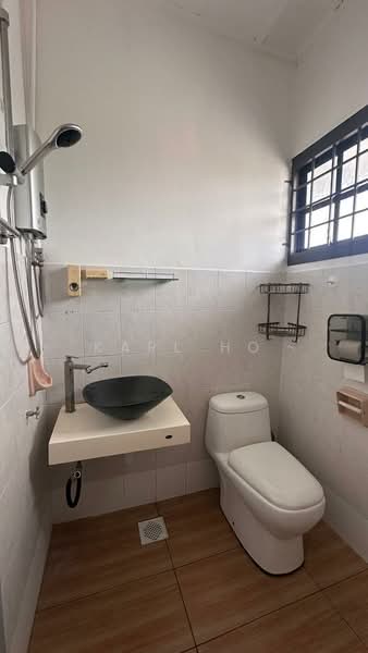 Townhouse for Sale in Taman Tampoi Indah (Tampoi) - Karl Ho - Bathroom - PropertyGuru.com.my