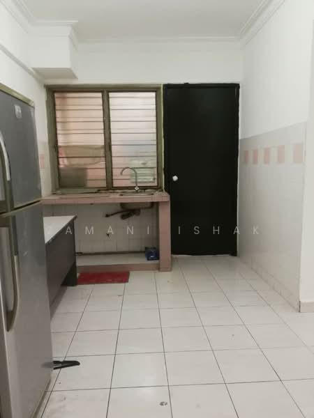 Pangsapuri untuk Dijual di Pangsapuri Perdana Villa - Zamani Ishak - Kitchen - PropertyGuru.com.my