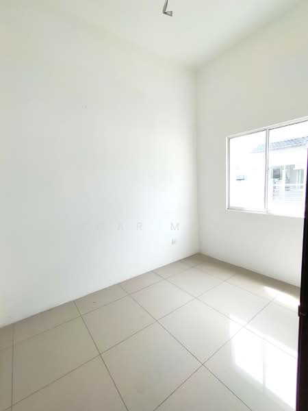 Semi-Detached House for Sale in Taman Desiran Bayu (Puchong) - Azhar Mohd - Interior - PropertyGuru.com.my