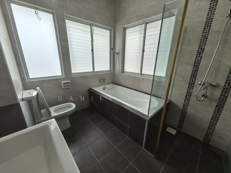 Rumah Berkembar untuk Dijual di Taman Ponderosa (Johor Bahru) - Daniel Yong - Bathroom - PropertyGuru.com.my