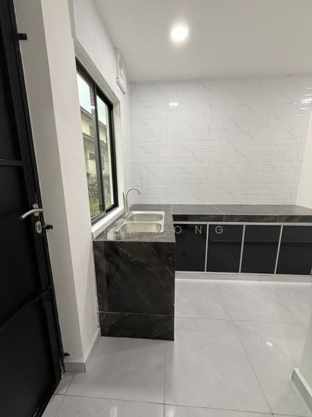 Rumah Teres 2 Tingkat untuk Dijual di Bandar Seri Alam (Masai) - Wil Mong - Kitchen - PropertyGuru.com.my