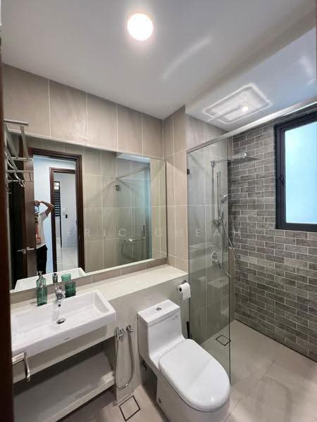 Kondominium untuk Dijual di Queens Residences Q2 @ Queens Waterfront - Eric Cheah - Bathroom - PropertyGuru.com.my