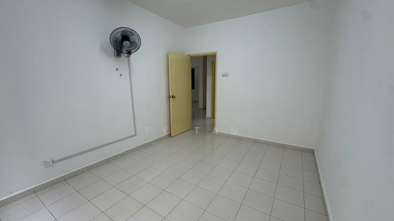 Pangsapuri untuk Dijual di Villa Krystal @ Bandar Selesa Jaya - TY Tan - Interior - PropertyGuru.com.my
